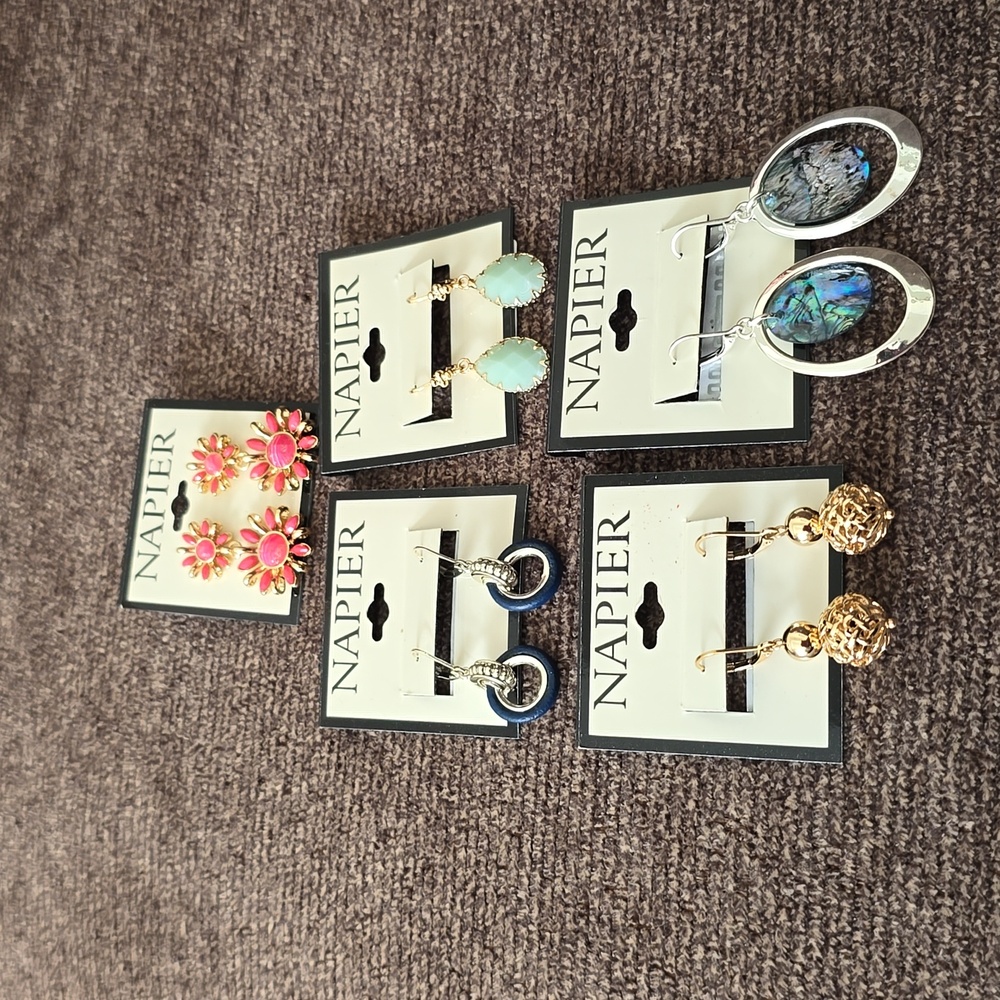 NAPIER BRAND WOMENS FASHION JEWELRY PIERCED EARRINGS BUNDLE OF 5 PAIRS